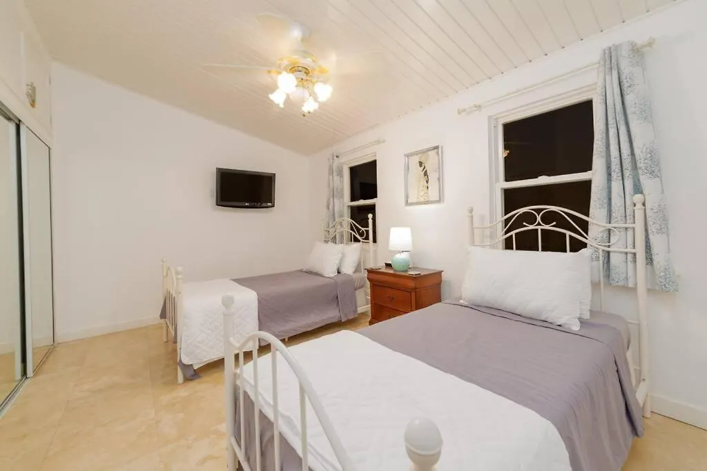 Aqua Videre - Cozy 2 Bedroom Villa, Jolly Harbour